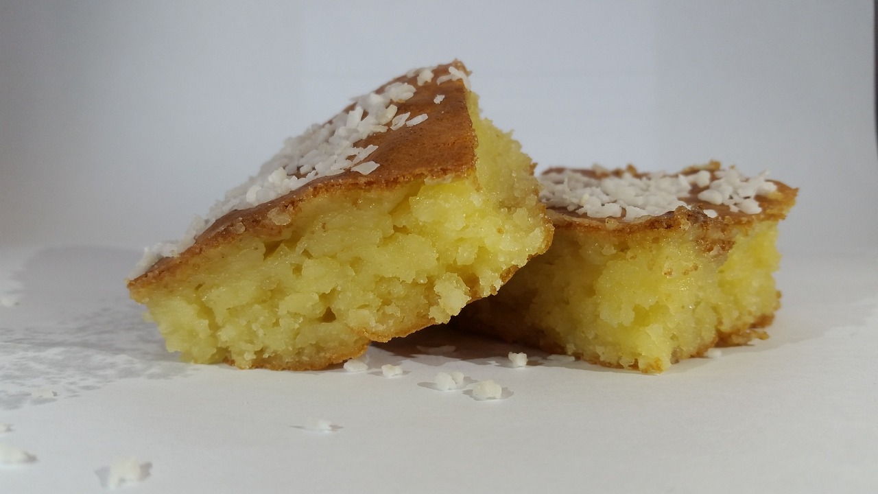 DOMAĆICE NE KRIJU ODUŠEVLJENJE Ovo je recept za brzi i NAJJEFTINIJI kokos kolač!