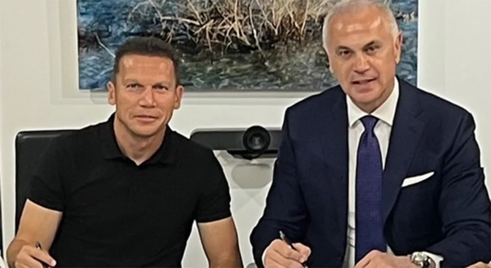 CRVENA ZVEZDA IMA TRENERA ZA LIGU ŠAMPIONA Novi šef stigao na Marakanu