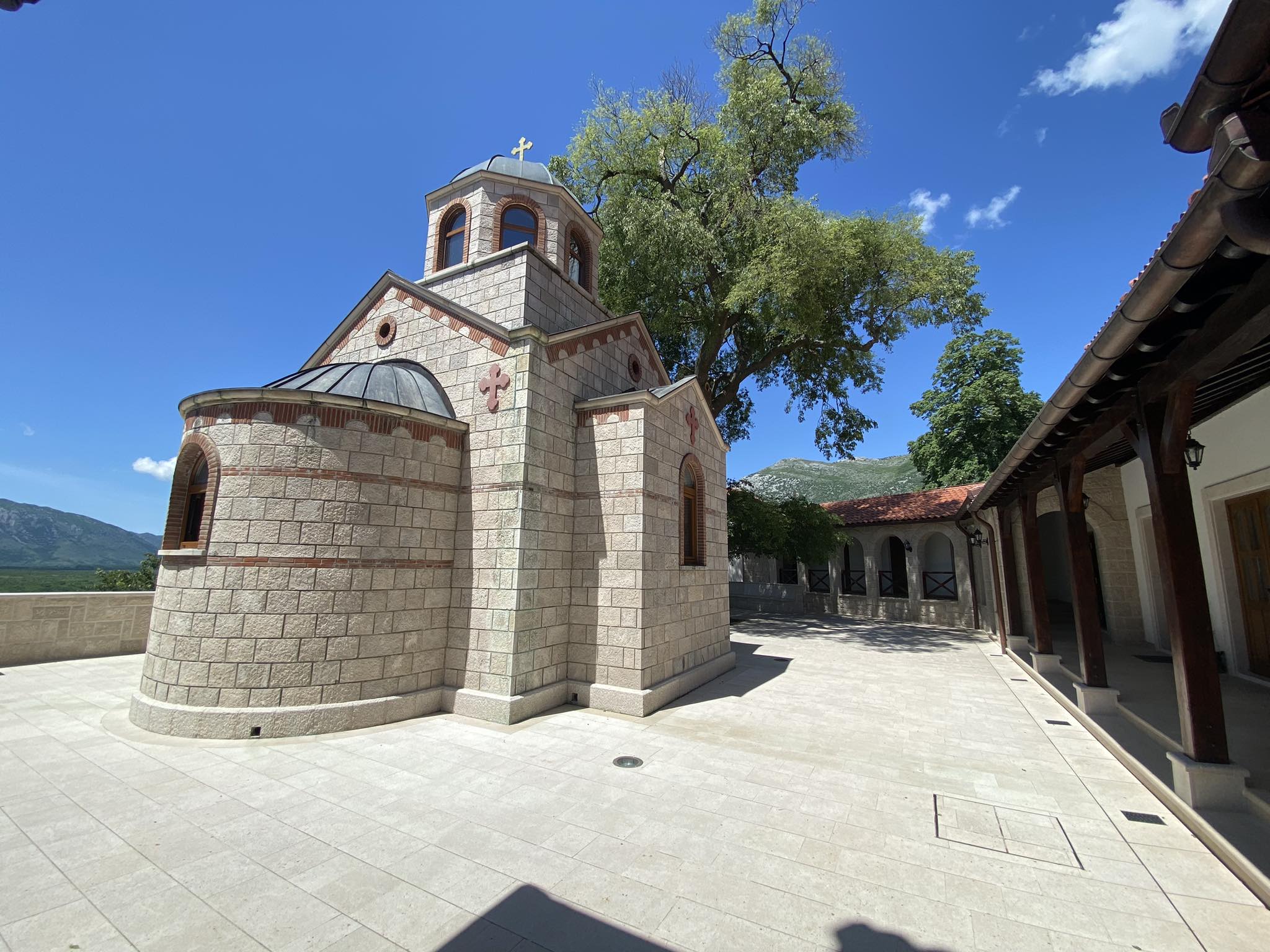 DUBOKO UKORIJENJENA DUHOVNOST I ZAJEDNIŠTVO Mrkonjići - sveta zemlja i rodno selo Svetog Vasilija sa burnom istorijom (FOTO)