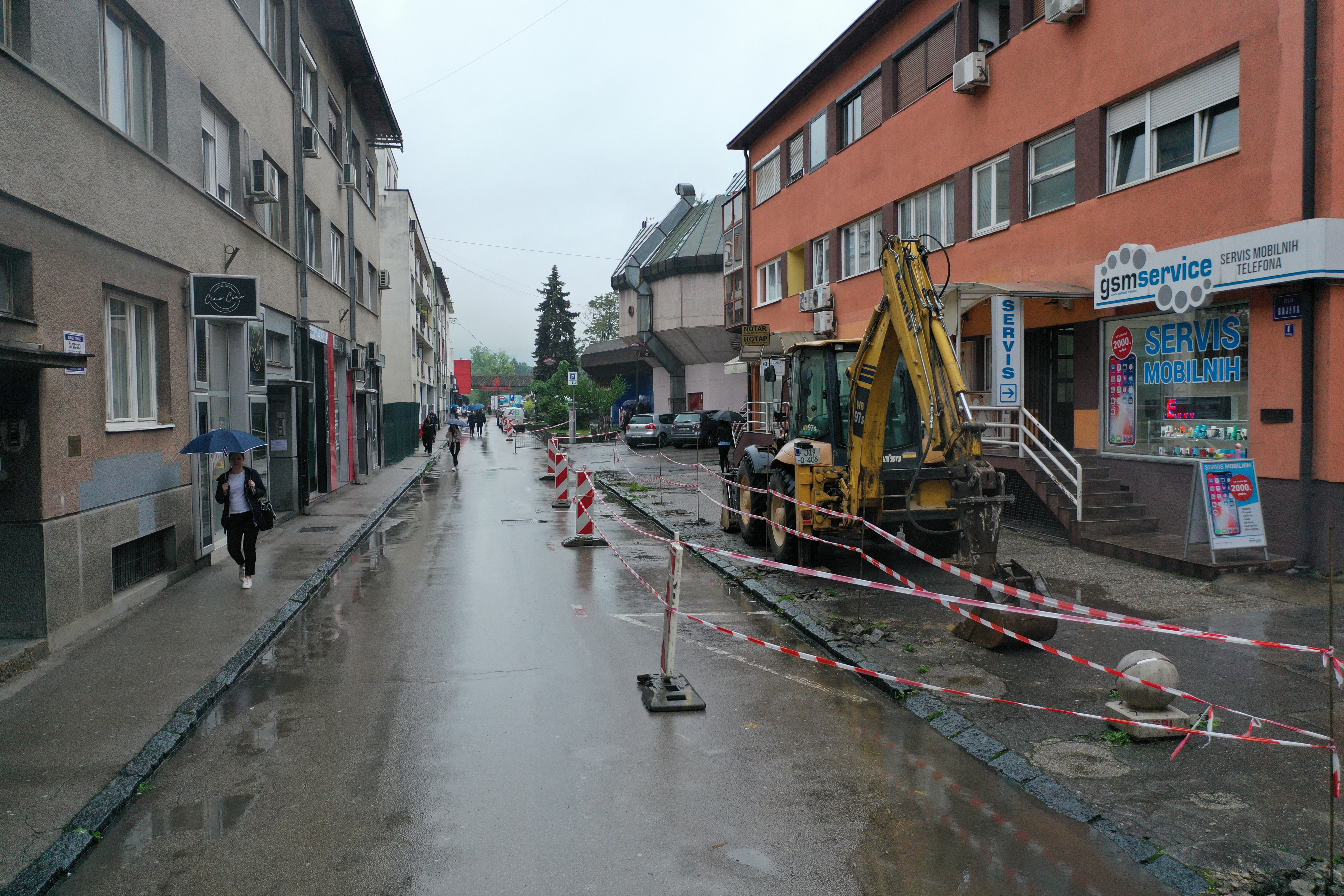 OBUSTAVLJEN SAOBRAĆAJ Počeli radovi u Gajevoj ulici u Banjaluci (FOTO)