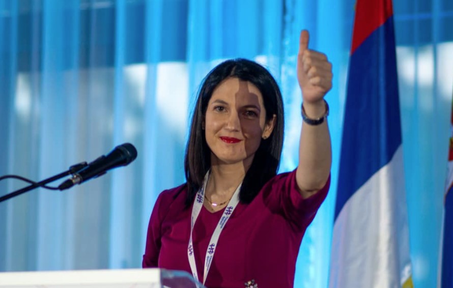 JELENA UZIMA SDS-u JOŠ JEDNOG NARODNOG POSLANIKA? Spekuliše se ko sljedeći "prelazi"! Ovim potezom Trivićeva bi dobila poslanički klub!