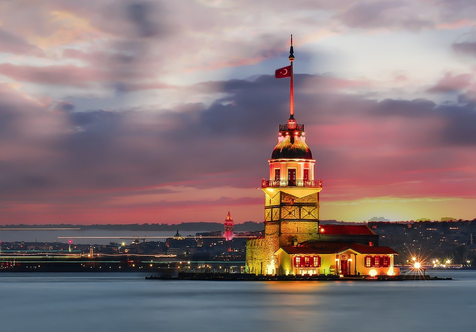 ZNATE LI LEGENDU O OVOM NEOBIČNOM ZDANJU? Ponovo zasjala Djevojačka kula u Istanbulu