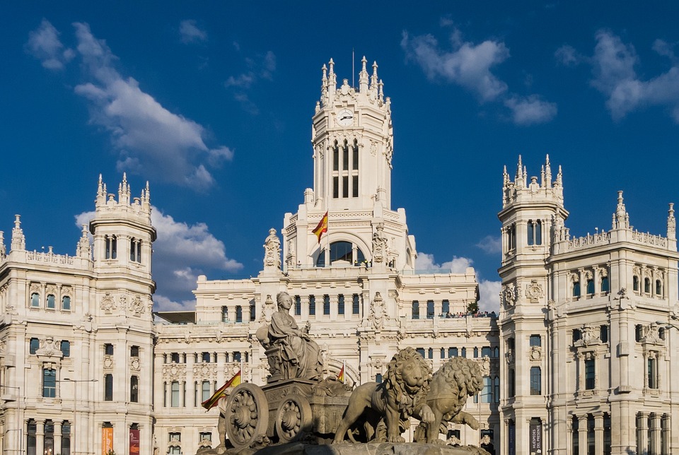 24 OSOBE POVRIJEĐENE Požar u bolnici u Madridu, jedna osoba preminula
