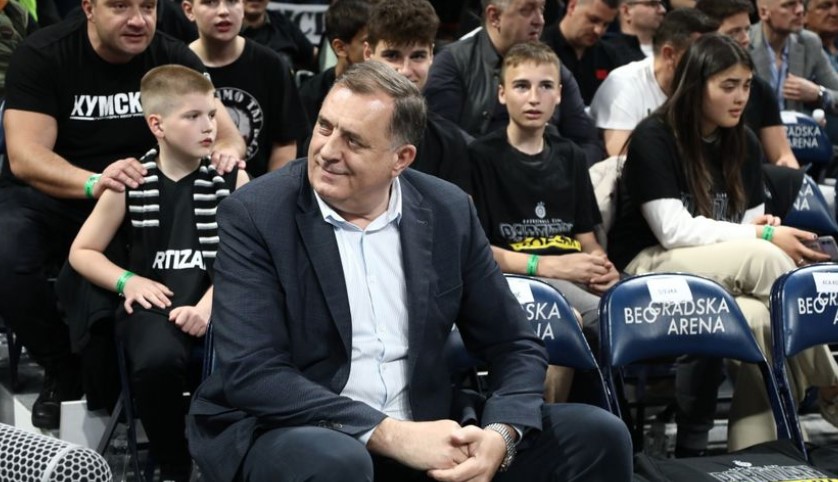 NAVIJAM I VJERUJEM Dodik bodri Partizan protiv Real Madrida, predsjednik Srpske vatreni navijač u Beogradu