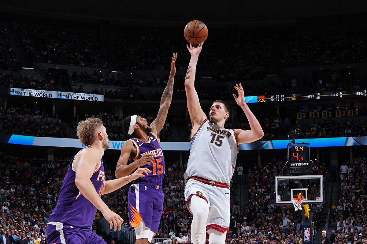 PENJE SE NA LISTI Jokić u elitnom društvu legendi NBA lige