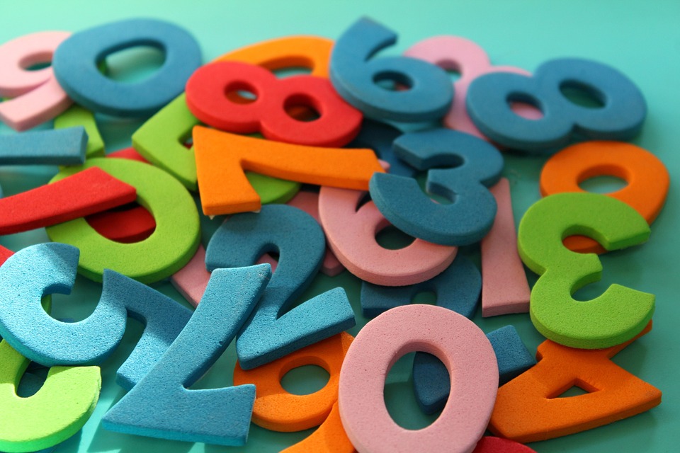 Vidite često BROJEVE KOJI SE PONAVLJAJU? Numerolozi ih zovu ANĐEOSKE BROJKE, evo šta znače kombinacije 111 i 222