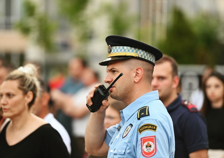 AKCIJA "VENERA" U BANJALUCI Uhapšene dvije osobe, oduzeta droga, puška i municija