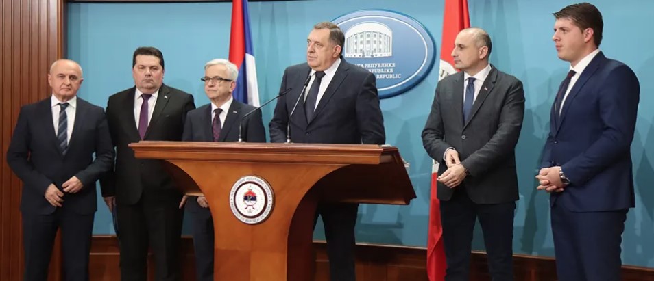 NEKI SU DUŽNI I CVJEĆARAMA Ovo su najveći dužnici u vladajućim strankama u BiH