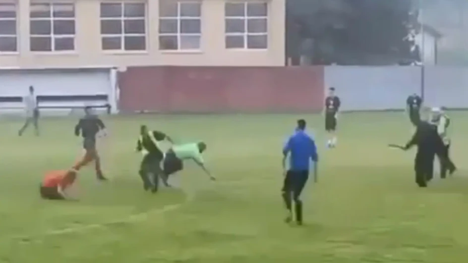 Pretukli sudije u Dubokom Potoku i nanijeli im teže tjelesne povrede (VIDEO)