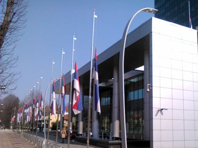 ZBOG TRAGIČNIH DEŠAVANJA NA KiM Vlada Srpske proglasila 27. septembar Danom žalosti