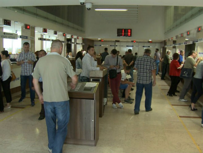 IZBJEGNITE GUŽVE U CIPS-u Korištenjem SMS servisa brže do informacija o ličnim dokumentima i kaznama