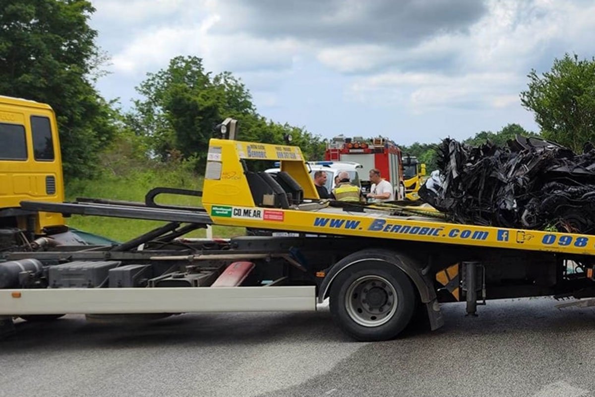 SAMO OLUPINA... Pogledajte šta je ostalo od skupocjenog McLarena nakon udesa u Istri (FOTO)