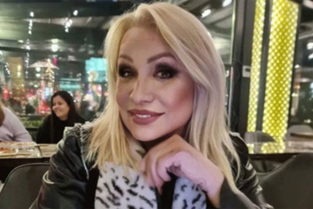 VESNA ZMIJANAC U PROVOKATIVNOM IZDANJU Isplivala fotka iz mladosti popularne pjevačice (FOTO)
