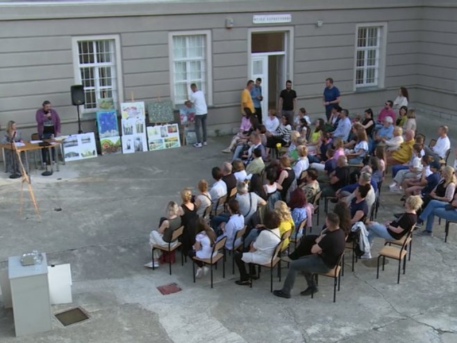 PRIKUPLJEN NOVAC SIROMAŠNOJ DJECI Umjetnička kolonija "Kolo" pokazala humanost