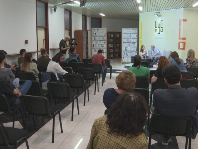 U NUB Srpske predstavljen roman "Kad đavoli polete" Vladimira Kecmanovića