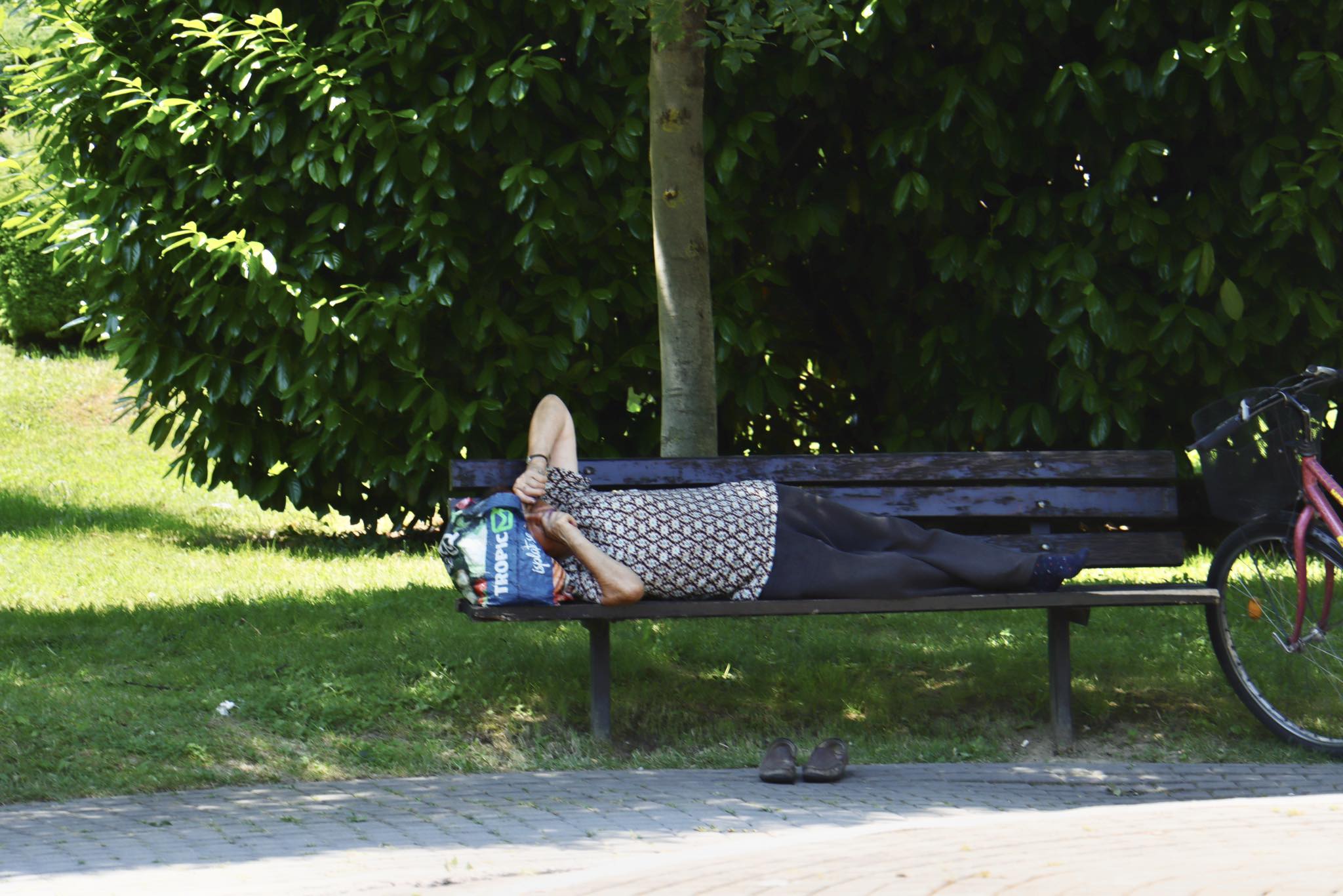 Sunčanica i toplotni udar: Kako ih prepoznati i šta raditi kad se dogode