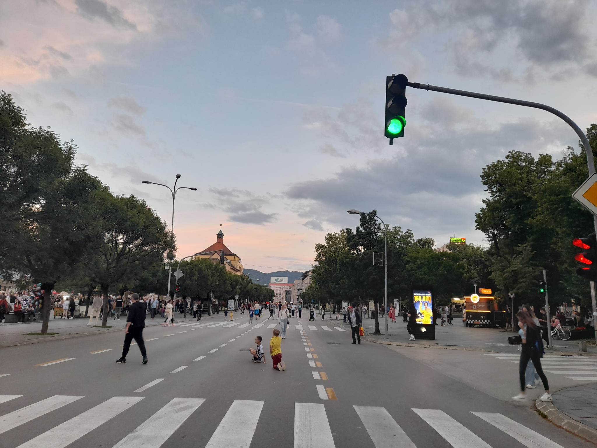 OBUSTAVA SAOBRAĆAJA U CENTRU BANJALUKE Vozači se mole za strpljenje i oprez