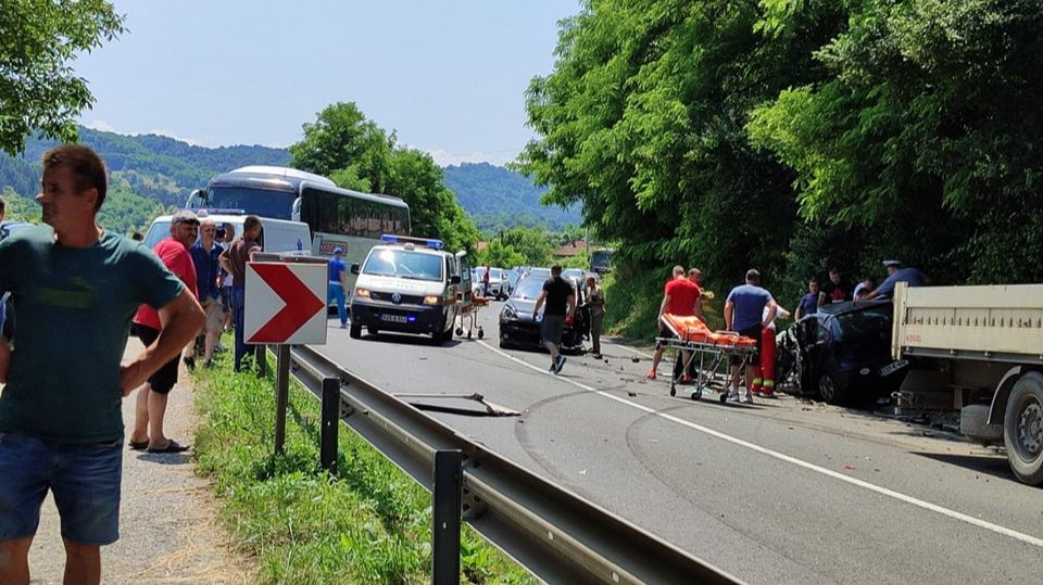 ALARMANTNO! Brojne stravične nesreće na cestama u BiH: Za dva dana šestero mrtvih (FOTO)