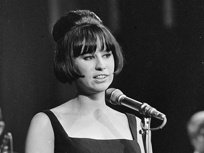 Preminula Astrid Žilberto poznata po pjesmi "The Girl From Ipanema" (VIDEO)