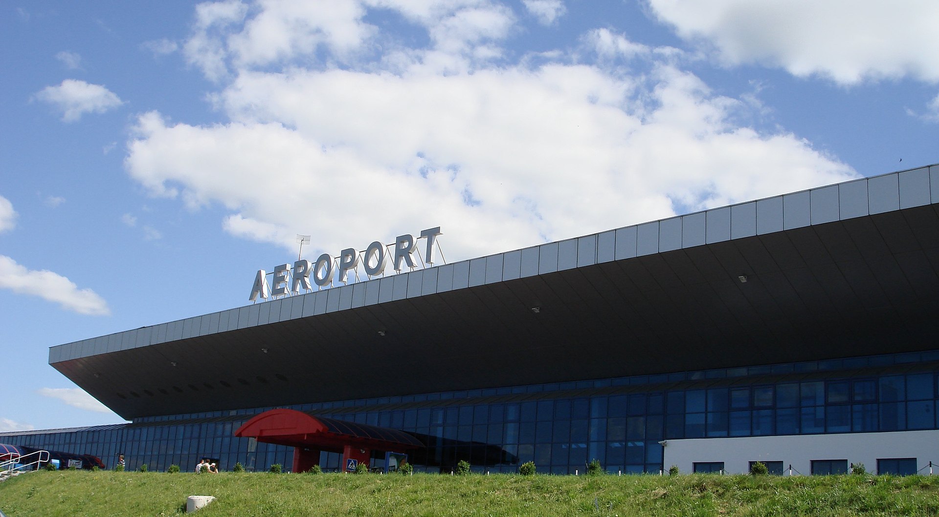 PUCNJAVA I TALAČKA KRIZA: Opsadno stanje na moldavskom aerodromu