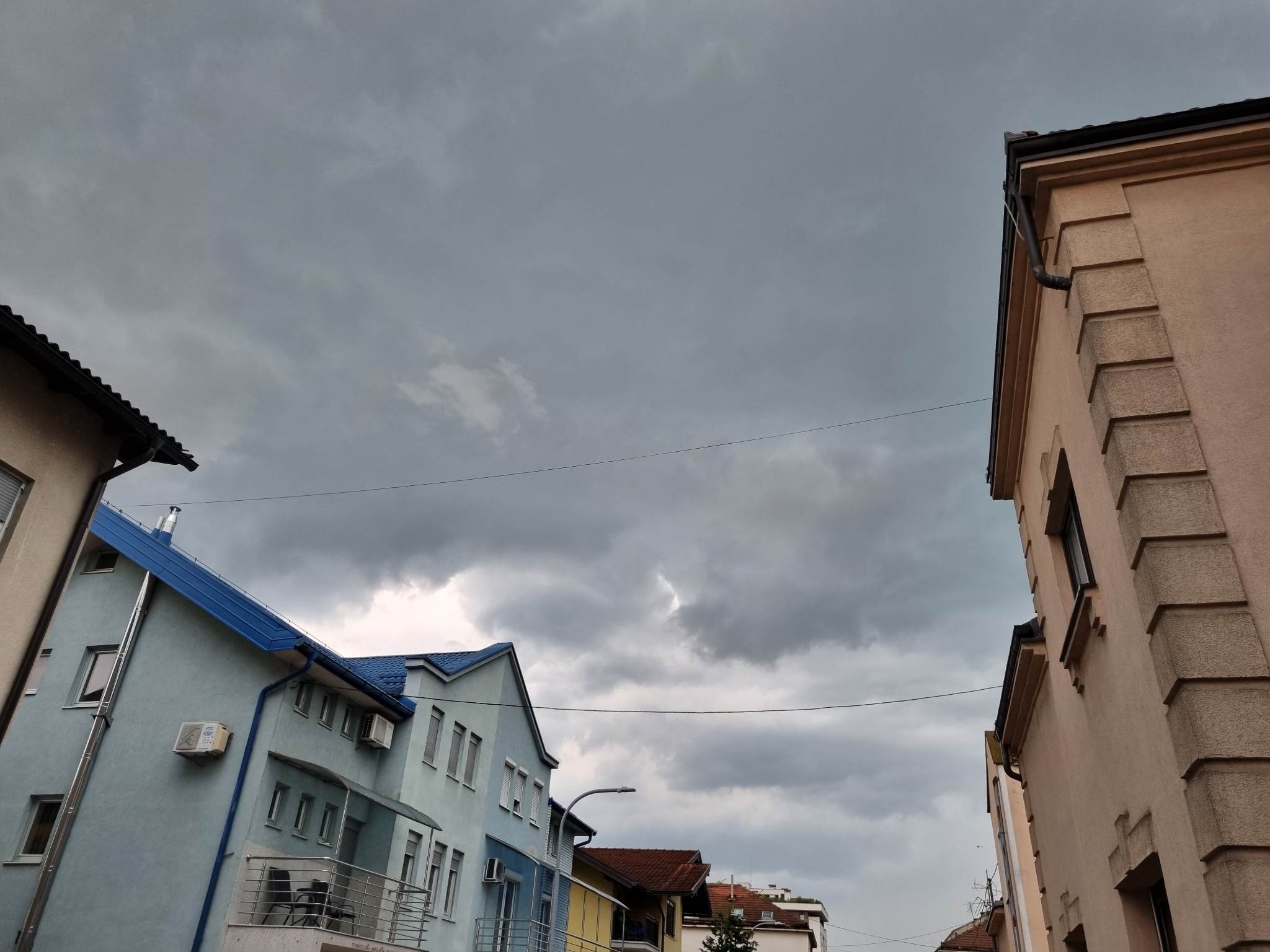 UPALJEN NARANDŽASTI METEOALARM Izdato upozorenje, stiže jako nevrijeme (FOTO)