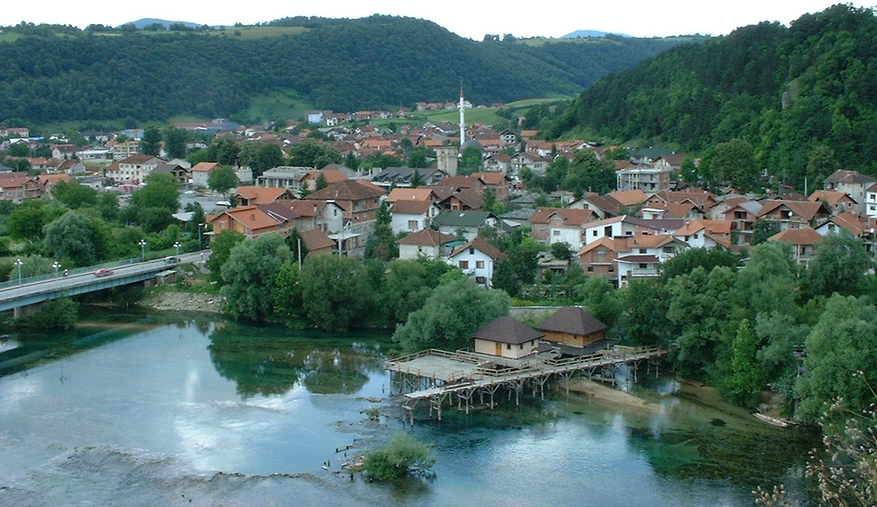 Direktor optužen da je mimo zakona zaposlio 14 osoba