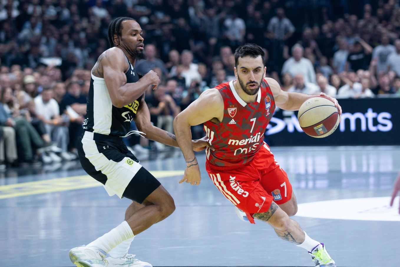 NEIZVJESNA ZAVRŠNICA Partizan slavio protiv Crvene zvezde u prvom meču finala