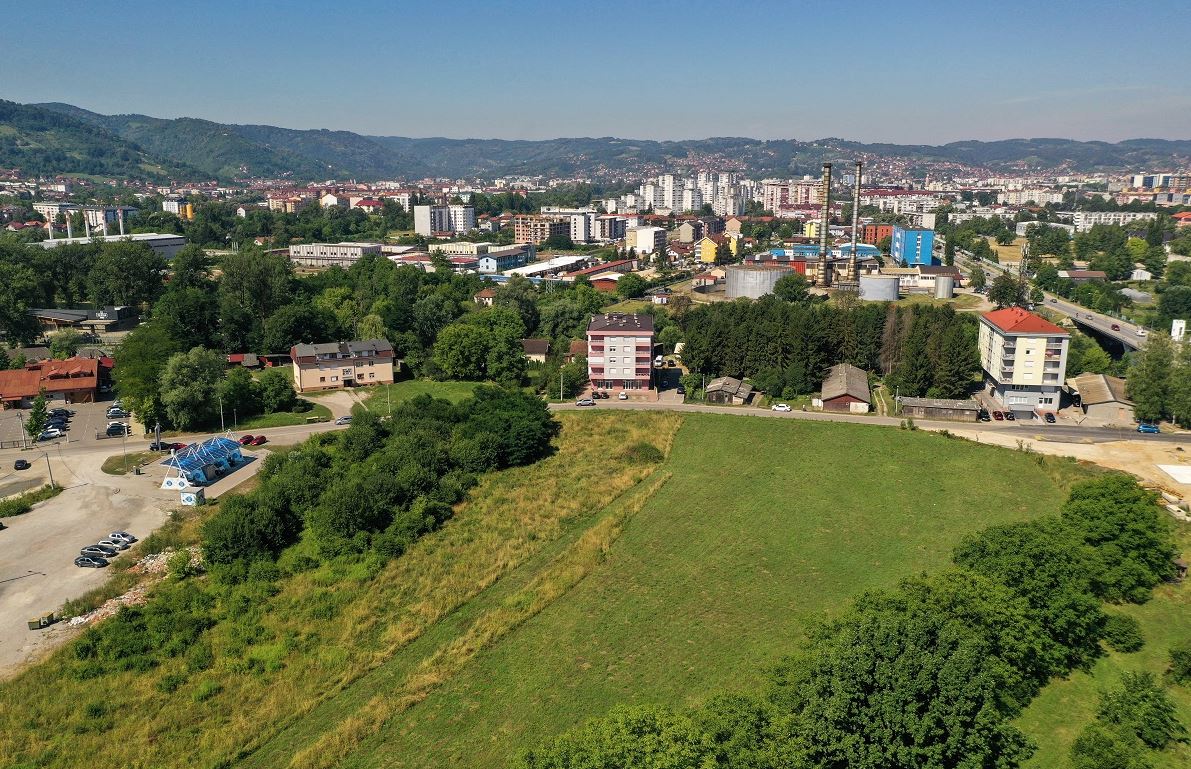 BUNE SE I NASTAVNICI Škola u Adi mogla bi ugroziti postojeće banjalučke škole