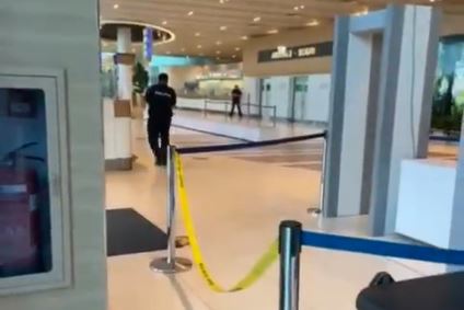 ODJEKUJU PUCNJI Pogledajte snimak napada na aerodromu, policija napravila zasjedu (VIDEO)