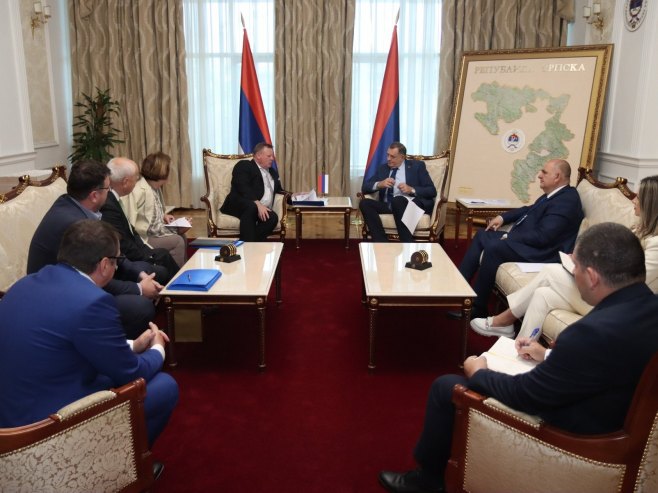 Dodik se sastao sa delegacijom privrednog društva SHP Celeks (FOTO)