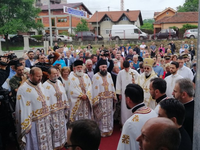 DONIJETA IZ SVETE GORE U hramu na Paprikovcu dočekana čudotvorna ikona Bogorodice Brzopomoćnice (FOTO)