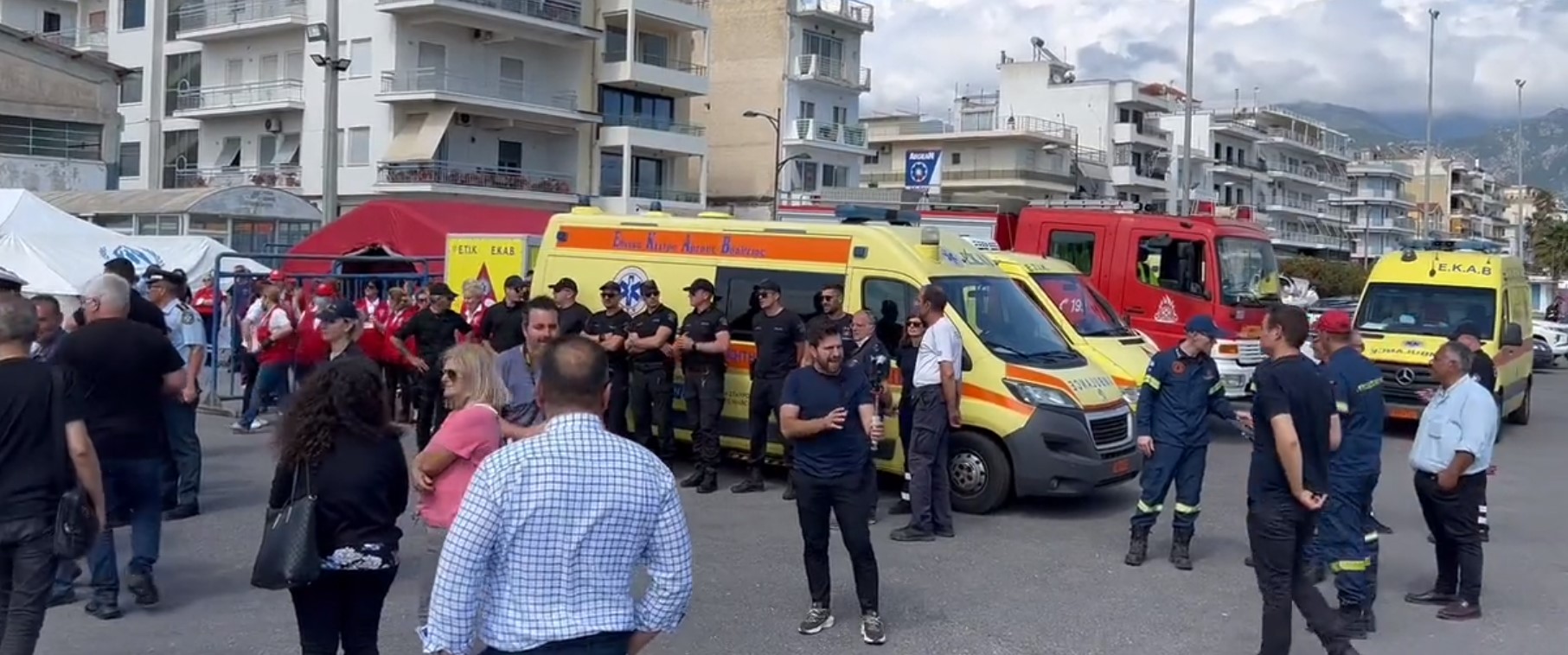 NOVI BILANS TRAGEDIJE U GRČKOJ Poginulo najmanje 78 ljudi, desetine nestale u prevrtanju ribarskog broda (VIDEO)