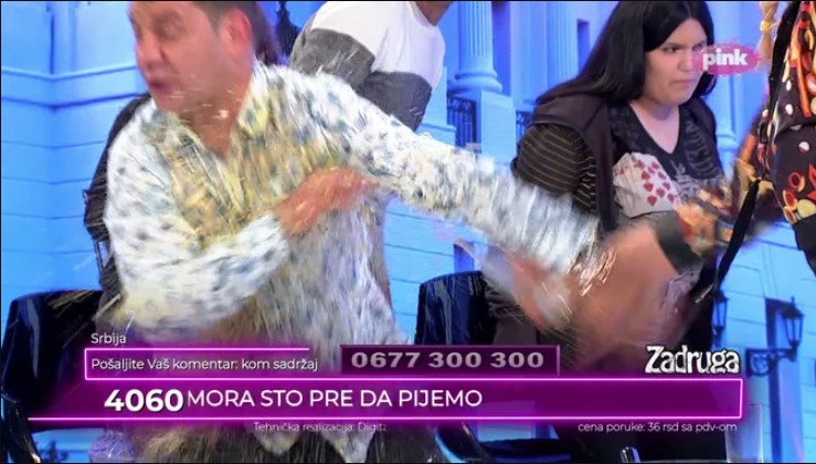 OKUPALA GA SOKOM! Ivan završio mokar do kože nakon gnusnih uvreda koje je izrekao Zorici Marković (VIDEO)
