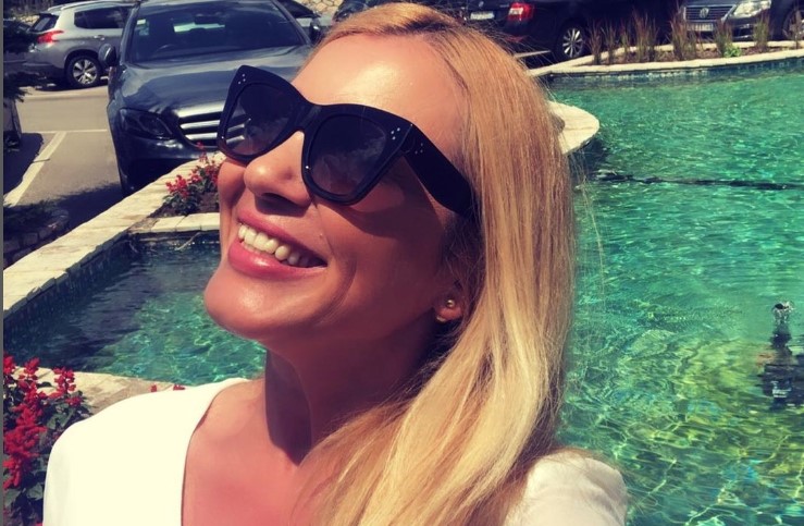 TRLJAĆETE OČI KADA OVO VIDITE Jelena Broćić nakon razvoda pokazala besprekoran izgled u petoj deceniji (FOTO)
