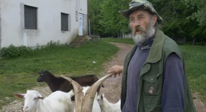 UPOZNAJTE PASTIRA KOJI GOVORI PET JEZIKA Josip (50) traži ženu da živi sa njim na selu, u rajskoj prirodi i dobru i zlu (VIDEO)