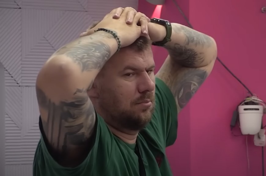 JANJUŠ ZABORAVIO NA ŽENU Samo što je ušao u rijaliti, a već se ne odvaja od Aneli