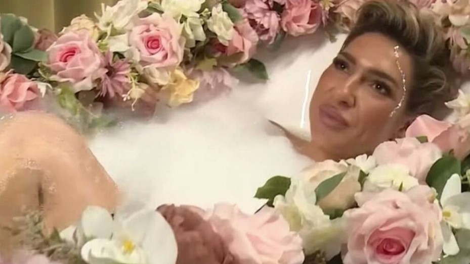 DA TI KUPIM ROLEKS Jovana Jeremić otkrila stihove nove pjesme, pa zamiješala kukovima! (VIDEO)