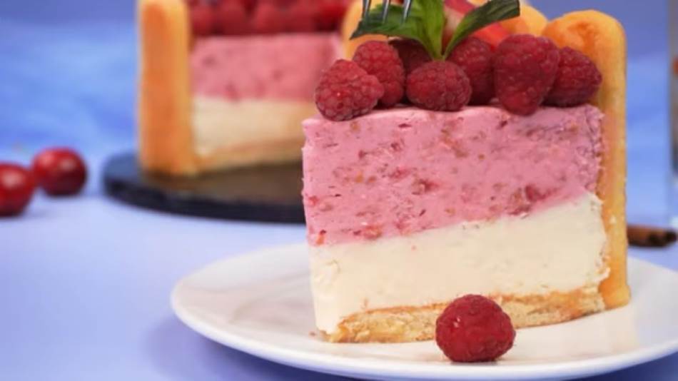 DVOBOJNA MARKIZA SA MALINAMA Ljetnja i osvežavajuća verzija najbolje srpske torte 