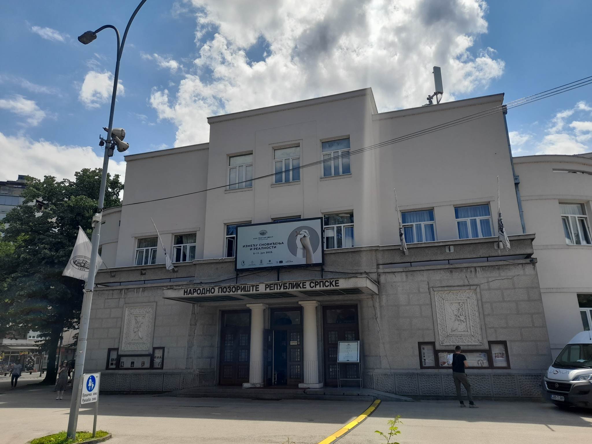 DEMANTOVALI NATPISE Oglasili se iz Narodnog pozorišta RS povodom skandala koji potresaju ovu ustanovu