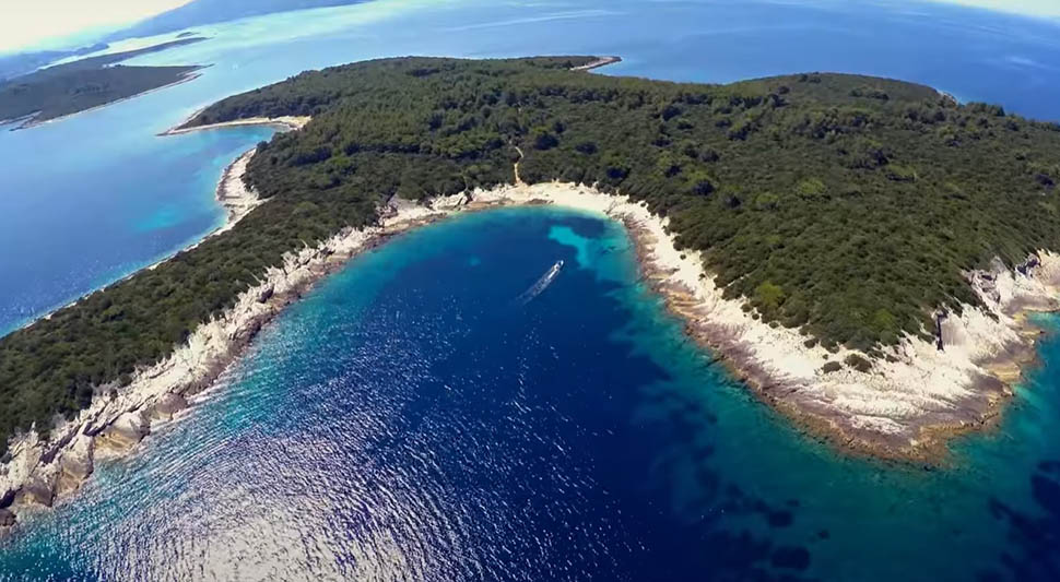 NIJE ŠTEDIO Biznismen kupio ostrvo za 50 miliona dolara kako bi supruga mogla da nosi bikini