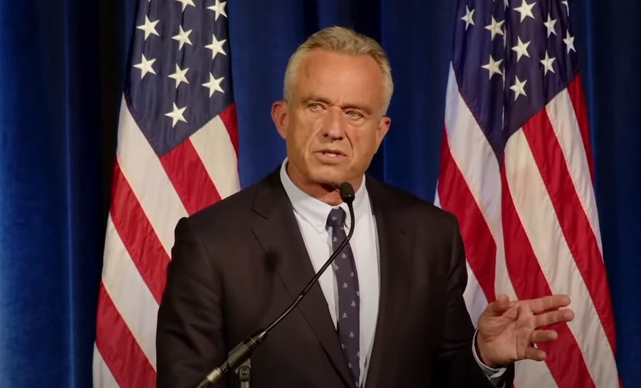PREDSJEDNIČKI KANDIDAT ROBERT KENEDI MLAĐI Amerika da povuče nuklearno oružje iz Njemačke, Italije, Turske...