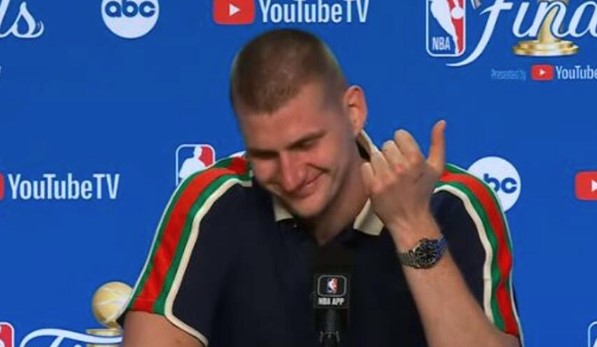 "TO BI BIO PRAVI ŠOU" Jokić bi da dovede Denver u Srbiju (VIDEO)