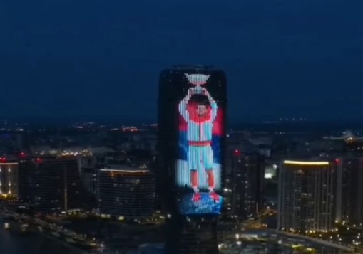 DA SE NAJEŽIŠ! Pogledajte kako se Beograd poklonio najvećem svih vremena (VIDEO)