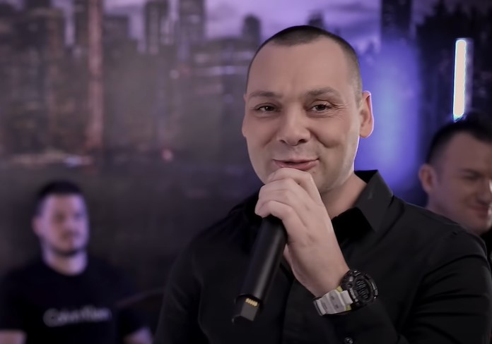 PJEVAČ ODLUČIO DA INVESTIRA U IZGLED Darko Filipović nakon razvoda uradio estetski zahvat