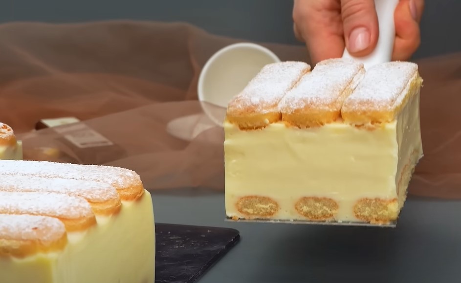 LAŽNA KREMPITA TORTA Između piškota mirisni fil od vanile (VIDEO)