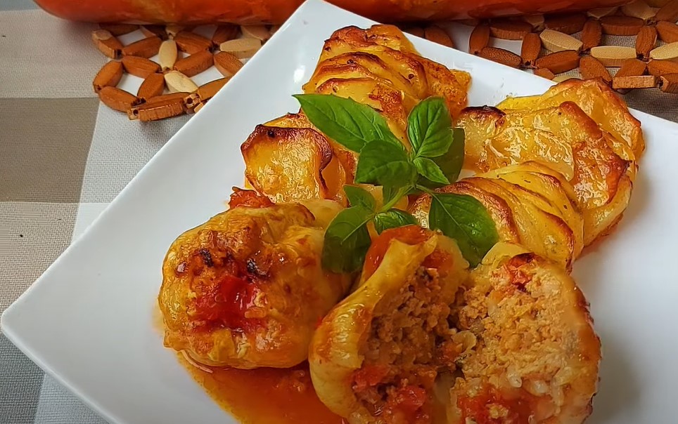 DA KOMŠILUK ZAMIRIŠE! Za ručak napravite punjene paprike iz rerne