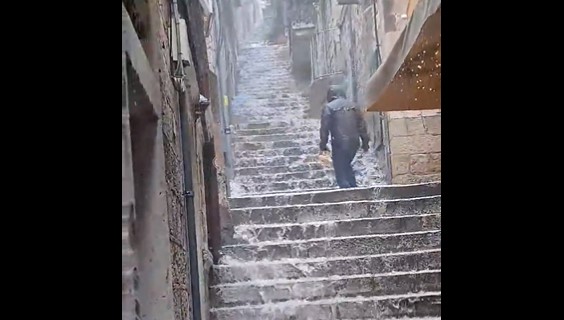 ŠTA TO BIJEŠE LJETO? Zbog snimka iz Dubrovnika razmislićete još jednom o odlasku na more (VIDEO)
