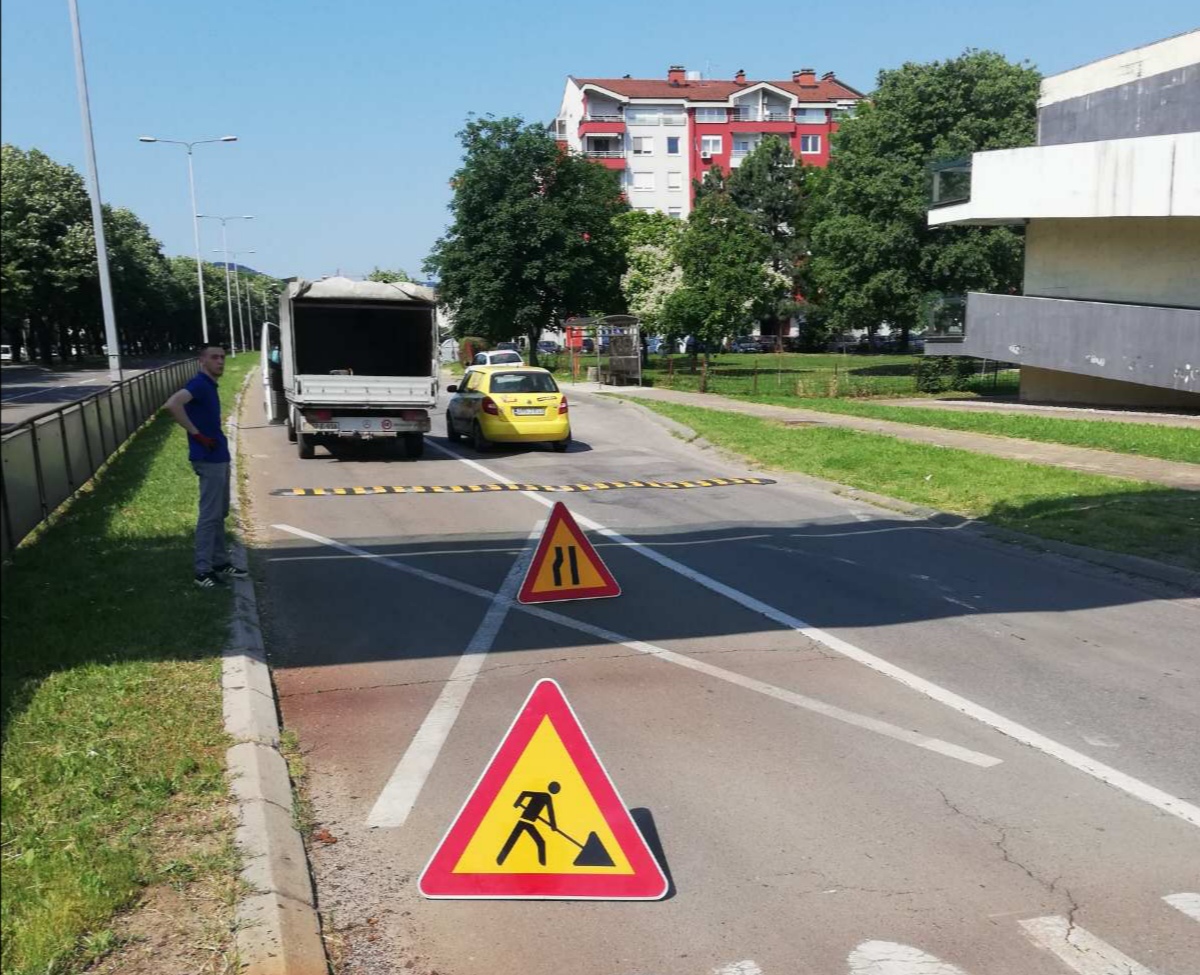 Pasarela na Starčevici neće biti u funkciji, postavljeni privremeni „ležeći policajci“ na Bulevaru Desanke Maksimović