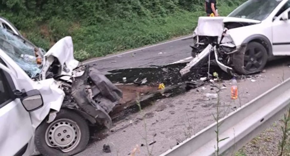 Težak udes u Zelenom viru, direktan sudar dva automobila