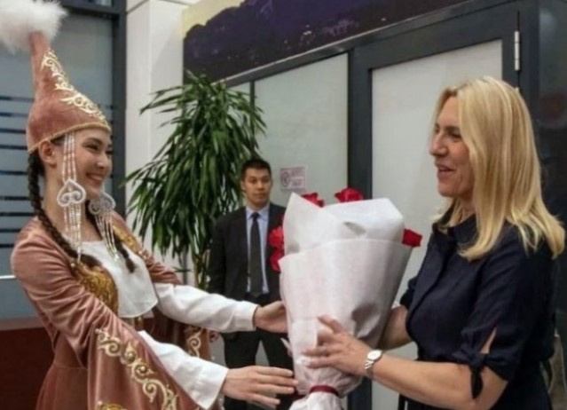 Cvijanovićeva na Međunarodnom forumu Astana u Kazahstanu (FOTO)